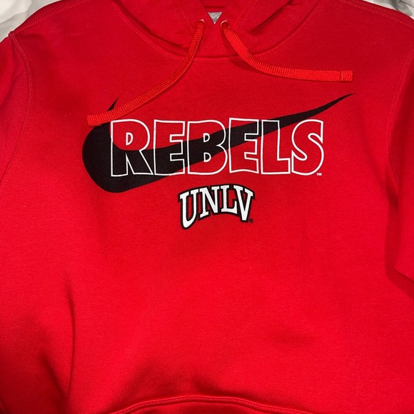 UNLV Rebels Nike hoodie❤️🖤 - Picture 3 of 4